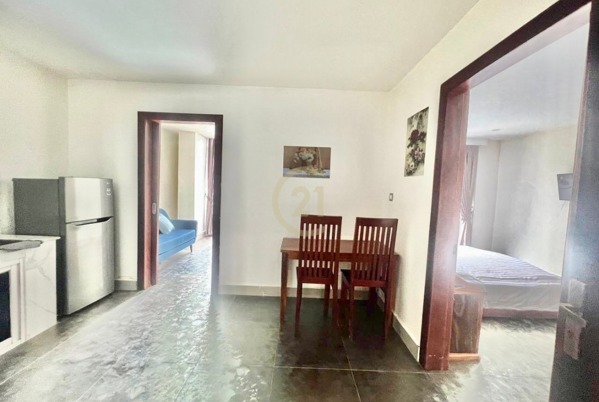 Two bedrooms takes 2min to  independence monument