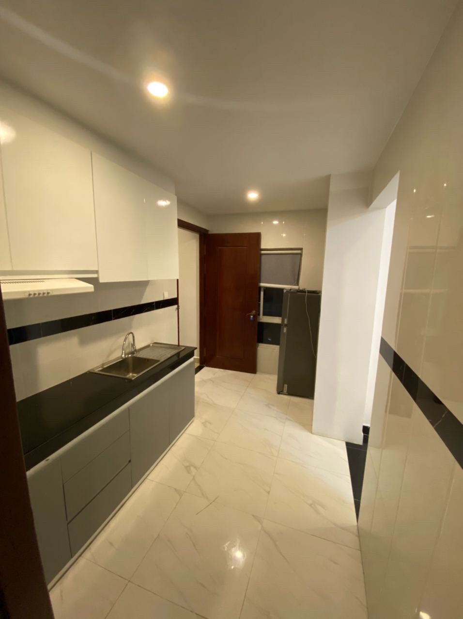 Building for rent with some furniture 19 bedrooms