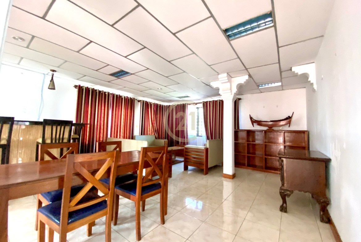 One bedroom for rent with big terrace in Doun Penh