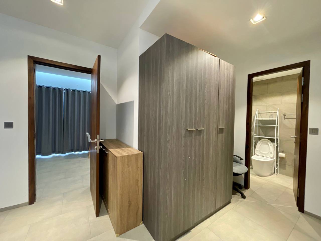 A4EB52C7-0E09-4544-BA55-EAA7387BFDB0