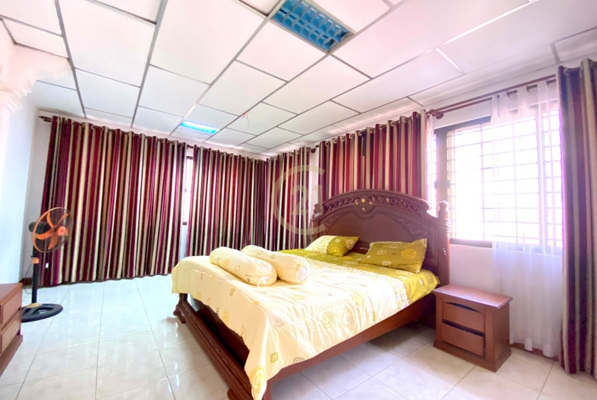 One bedroom for rent with big terrace in Doun Penh