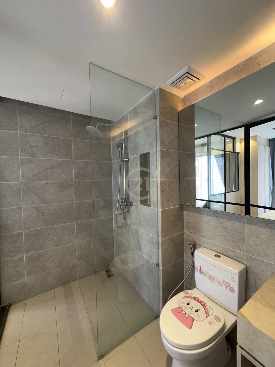 AF0824BD-66A5-4969-82CF-107945A555B1 Luxury one bedroom for rent at Times Square 2