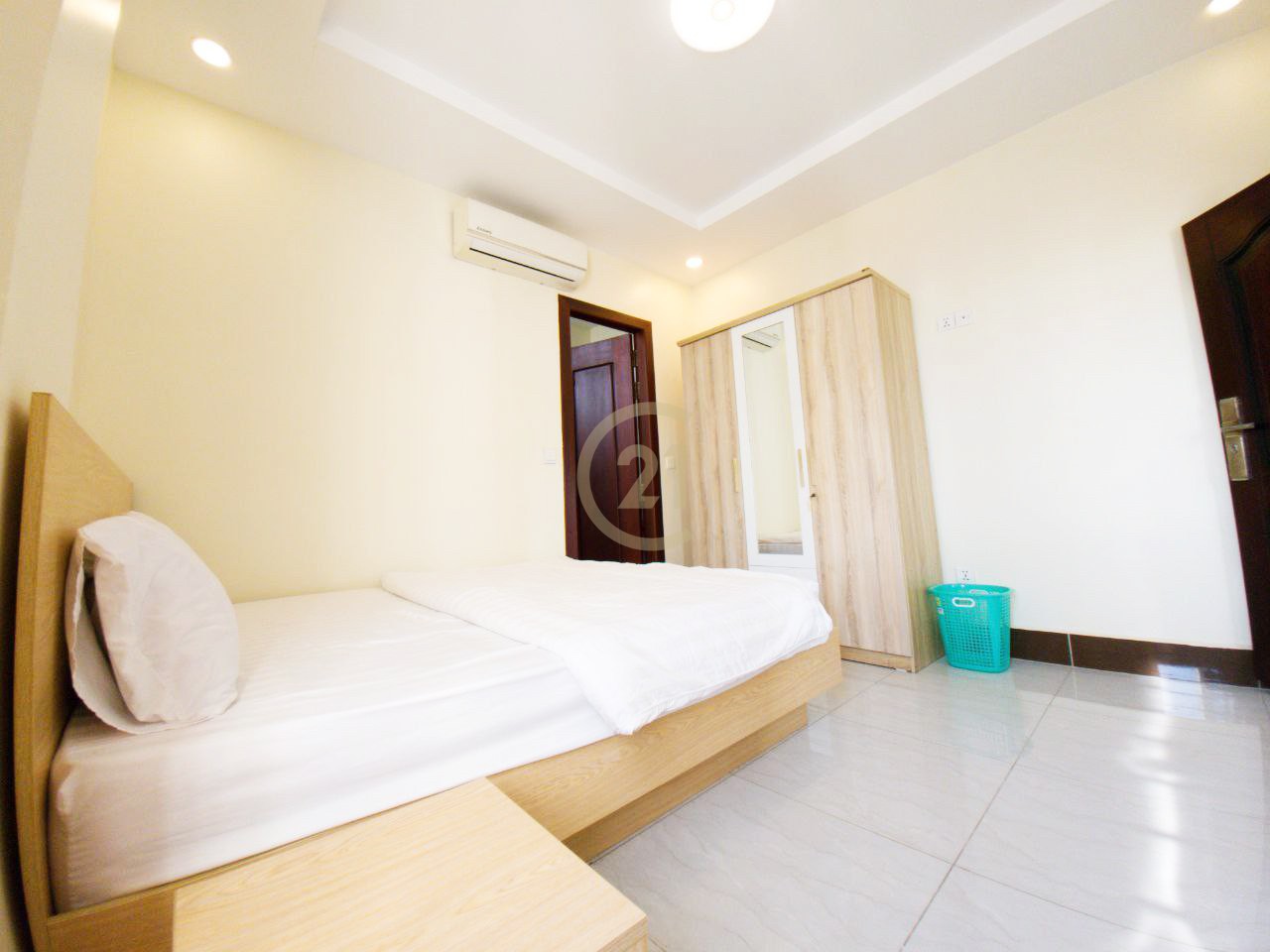 One bedroom for rent located just around 3 minutes from Russian Market!