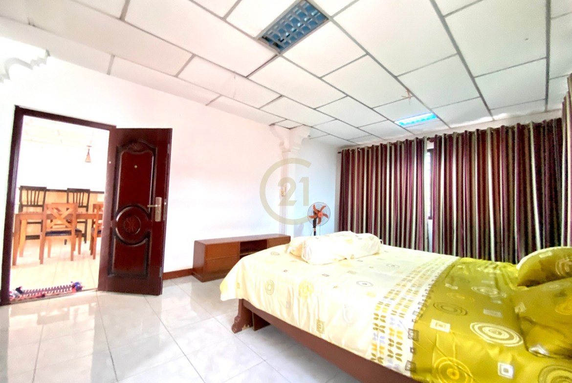 One bedroom for rent with big terrace in Doun Penh