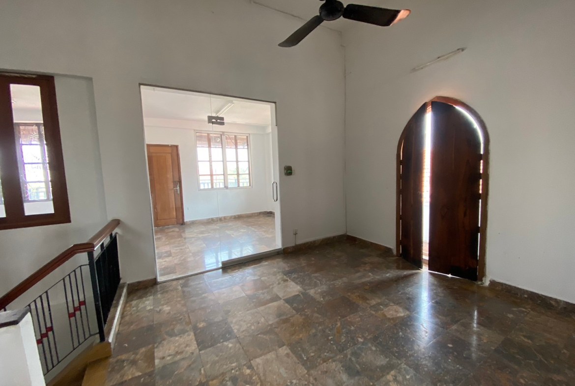 Expansive Commercial Villa for Rent in Prime Tonle Bassac Land