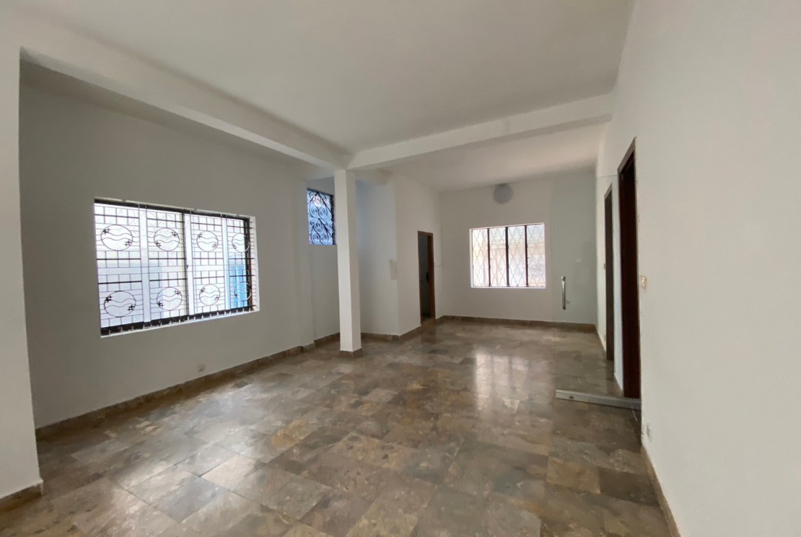 Expansive Commercial Villa for Rent in Prime Tonle Bassac Land