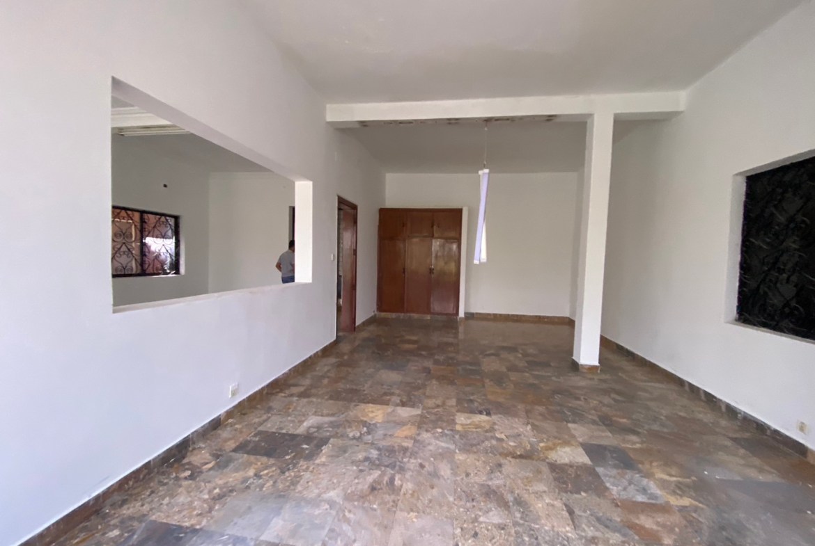 Expansive Commercial Villa for Rent in Prime Tonle Bassac Land