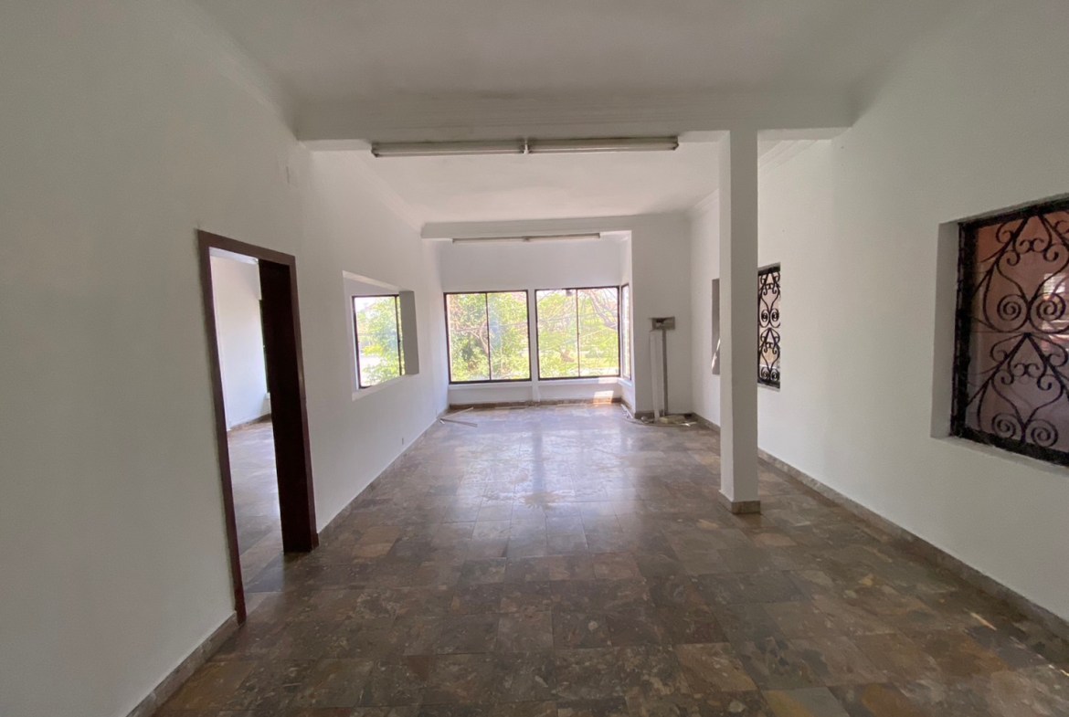 Expansive Commercial Villa for Rent in Prime Tonle Bassac Land