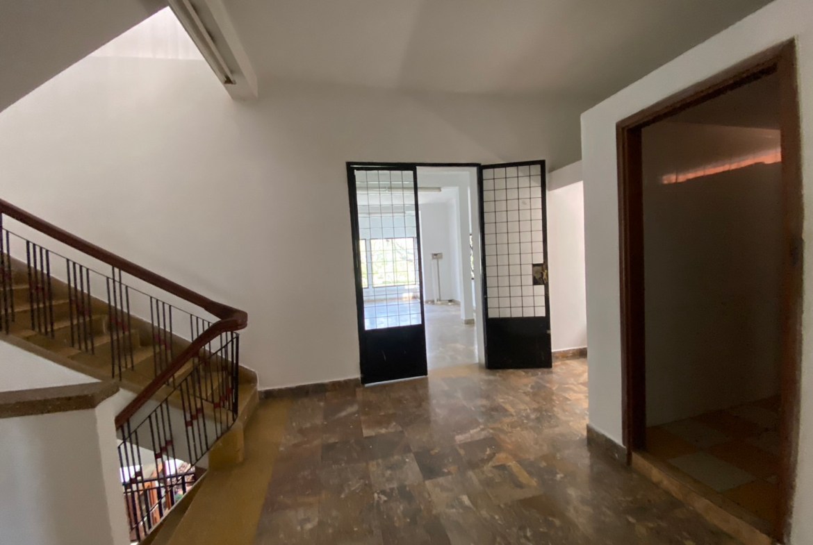 Expansive Commercial Villa for Rent in Prime Tonle Bassac Land