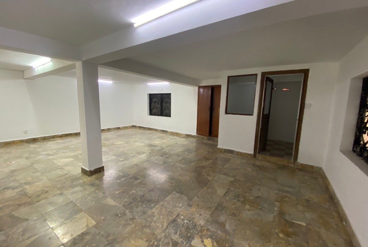 Expansive Commercial Villa for Rent in Prime Tonle Bassac Land