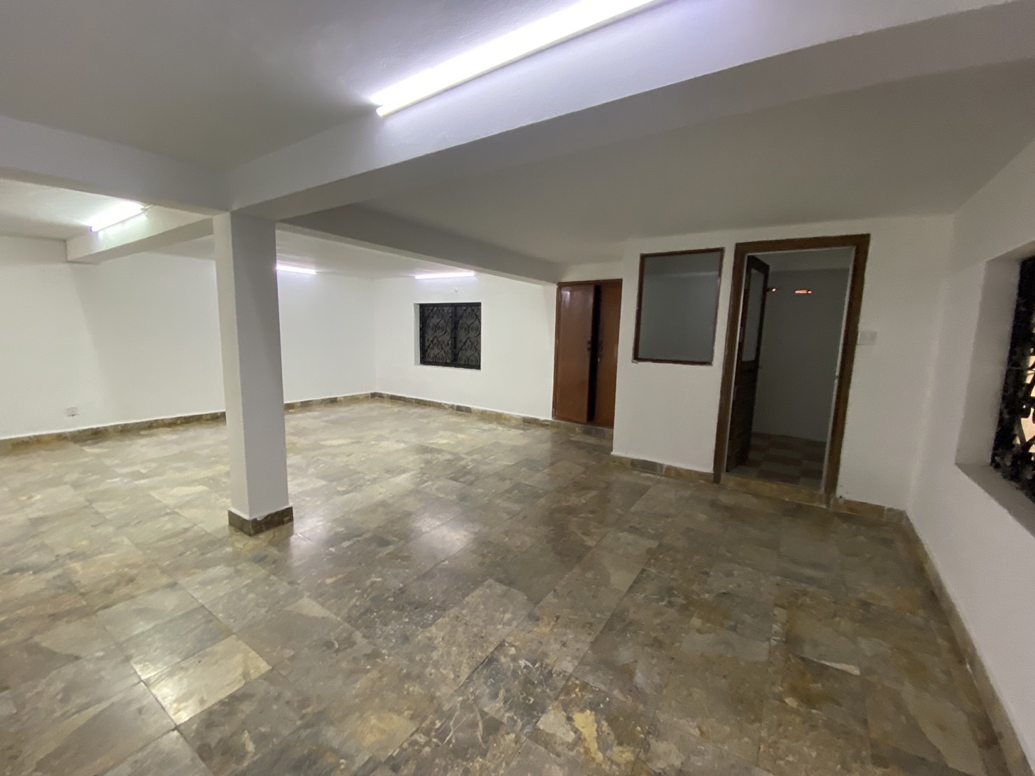 Expansive Commercial Villa for Rent in Prime Tonle Bassac Land