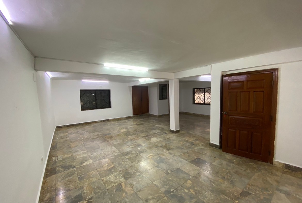 Expansive Commercial Villa for Rent in Prime Tonle Bassac Land