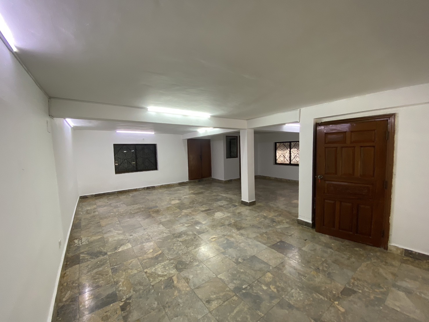 Expansive Commercial Villa for Rent in Prime Tonle Bassac Land