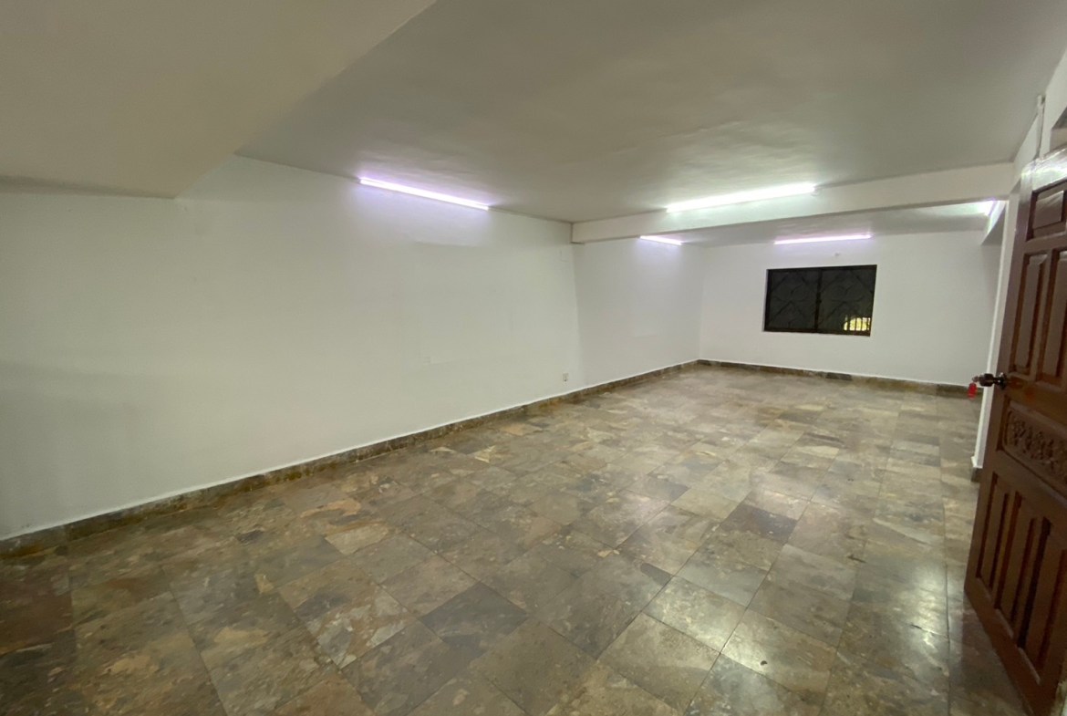 Expansive Commercial Villa for Rent in Prime Tonle Bassac Land