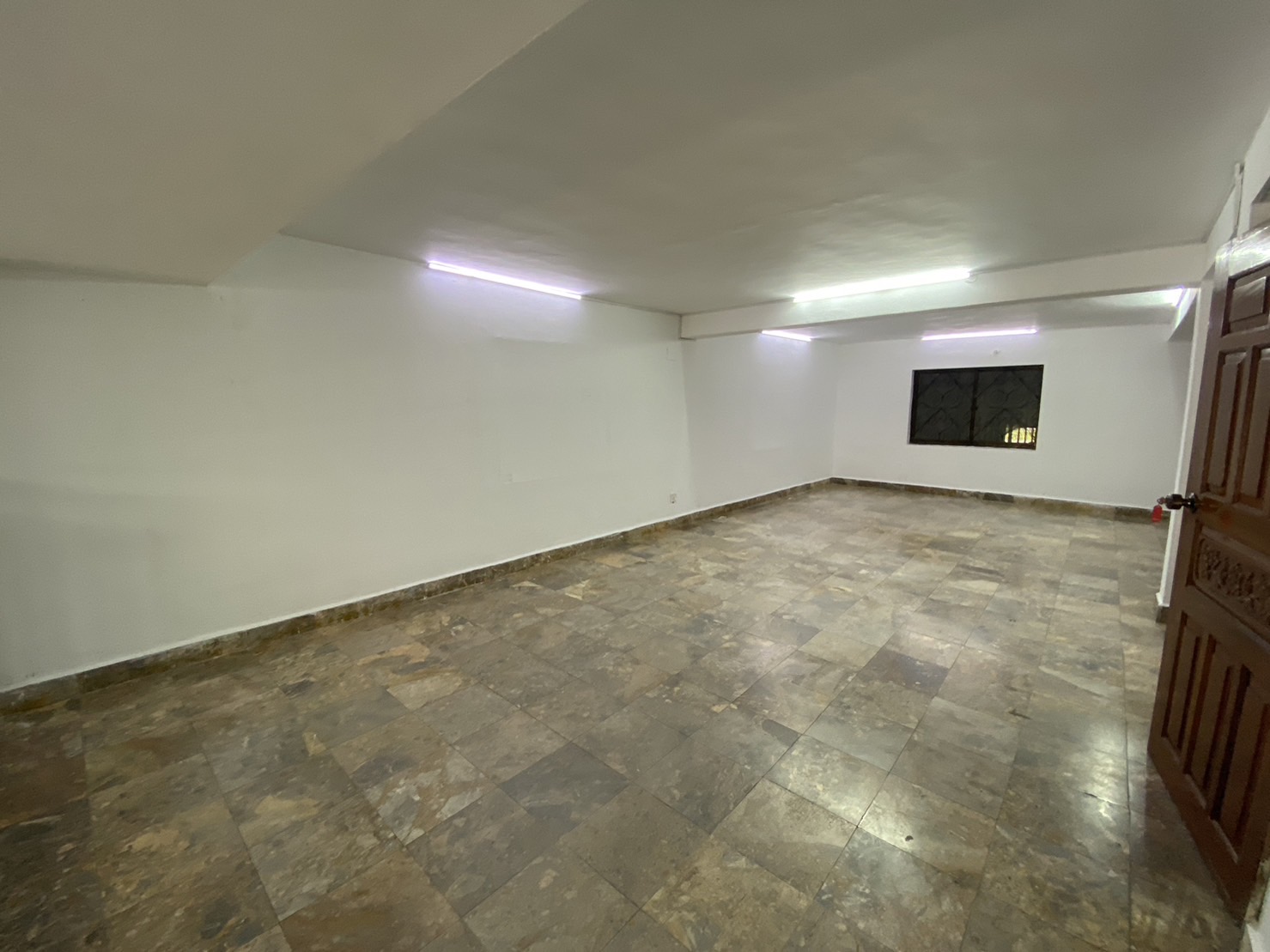 Expansive Commercial Villa for Rent in Prime Tonle Bassac Land