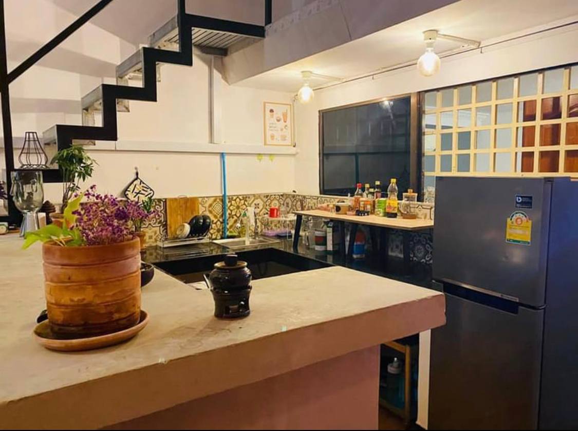 2-Bedroom Duplex-Style Western Apartment in Toul Tumpoung 1