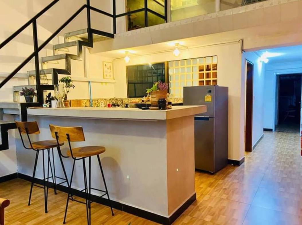 2-Bedroom Duplex-Style Western Apartment in Toul Tumpoung 1