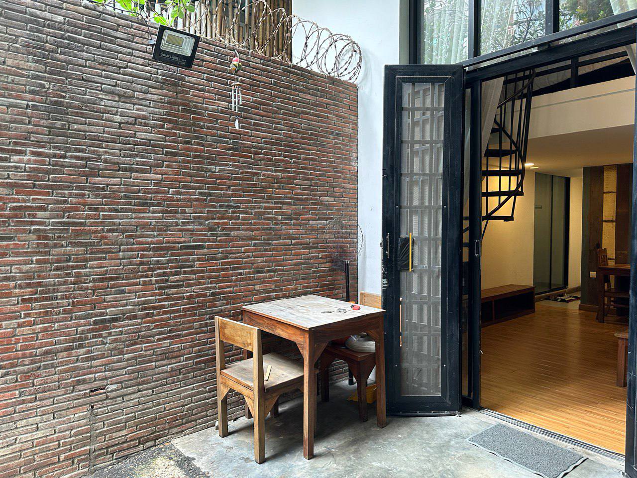 1 Bedroom Duplex Apartment in BKK3 Area, Western Style