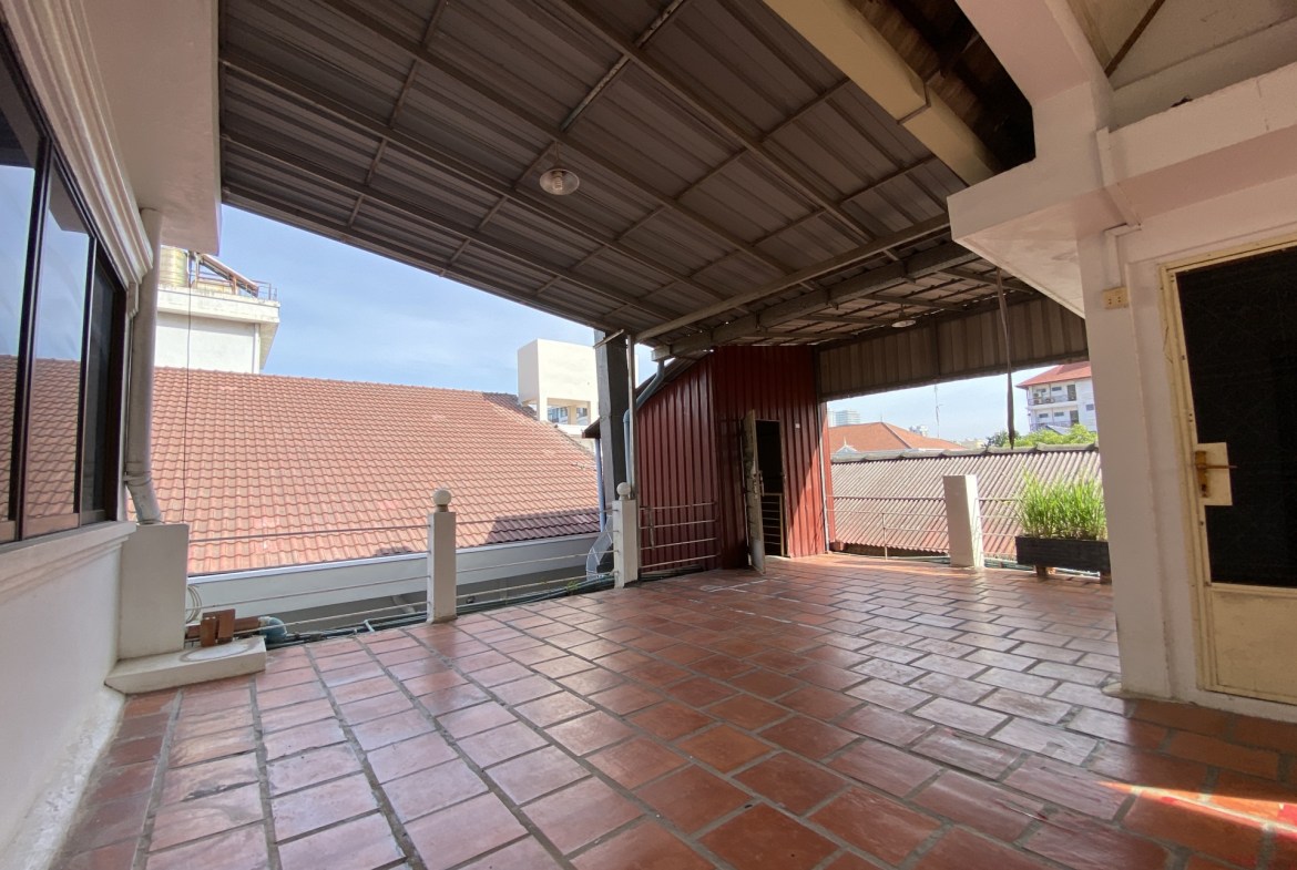 Lovely one bedroom with big terrace for rent with fully furnished
