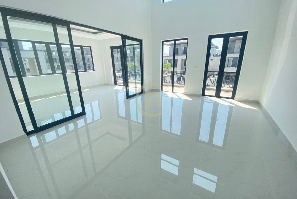 60M Rd. | King Villa for Sale Borey Chip Mong Land