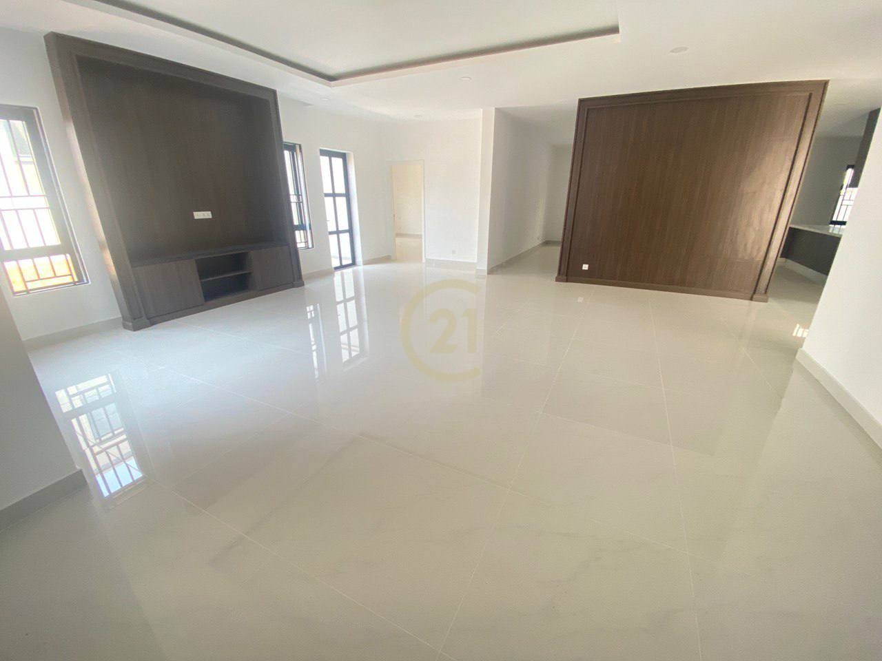 60M Rd. | King Villa for Sale Borey Chip Mong Land