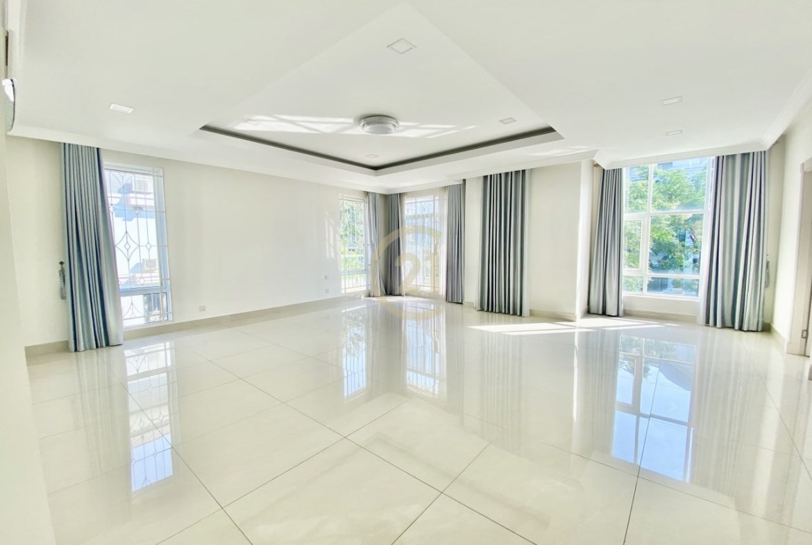 Borey Peng Huoth Beong Snor | Queen Villa For Rent