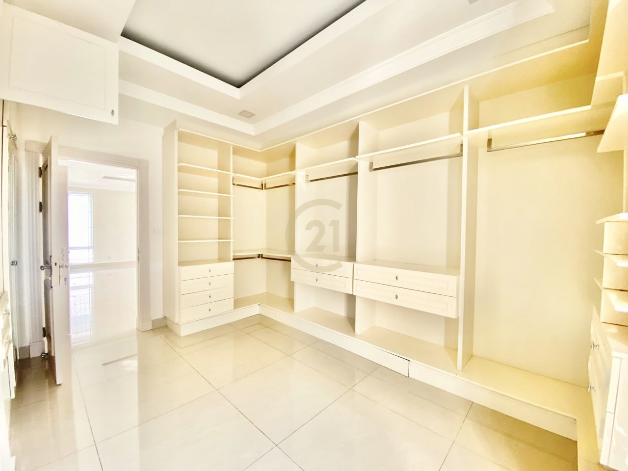 Borey Peng Huoth Beong Snor | Queen Villa For Rent