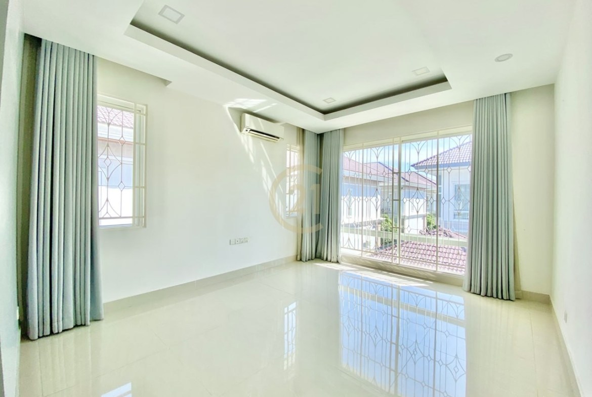 Borey Peng Huoth Beong Snor | Queen Villa For Rent