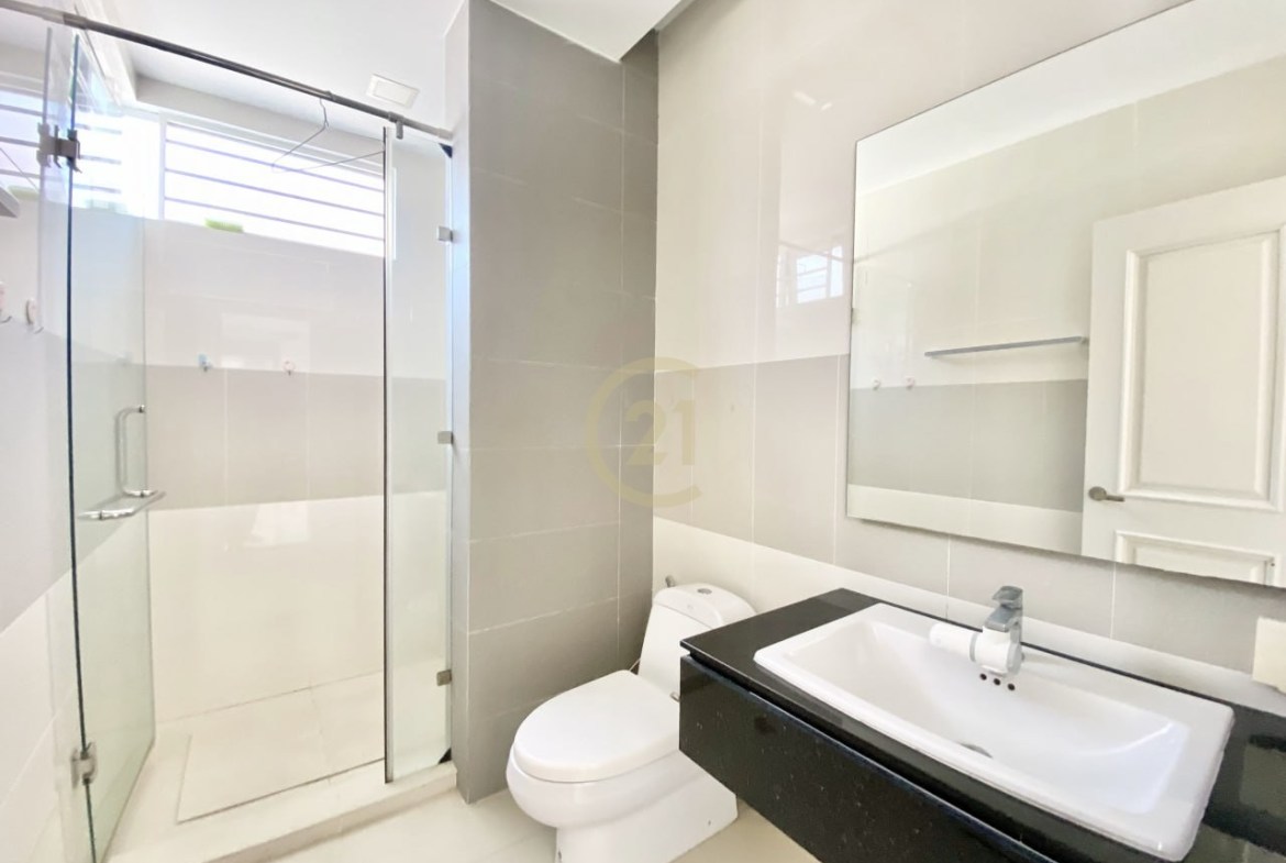 Borey Peng Huoth Beong Snor | Queen Villa For Rent