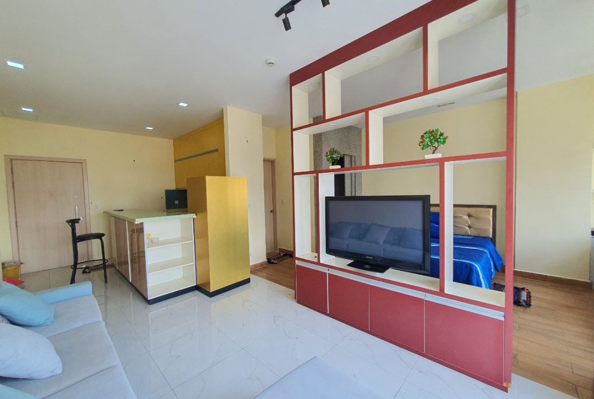 Brand new one bedroom at Beoug Tompon