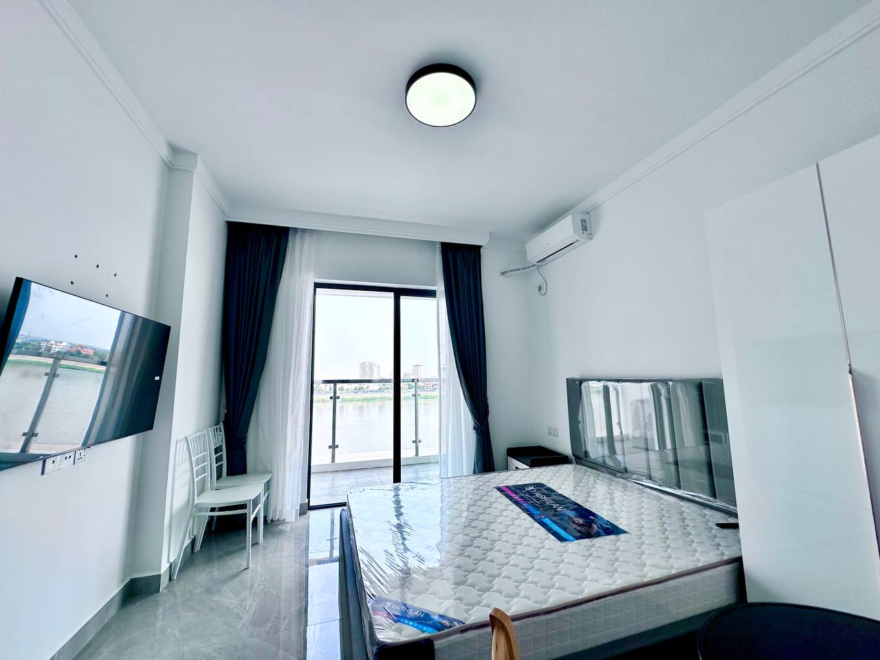 Studio Room For Rent Wat Phnom RiverSide