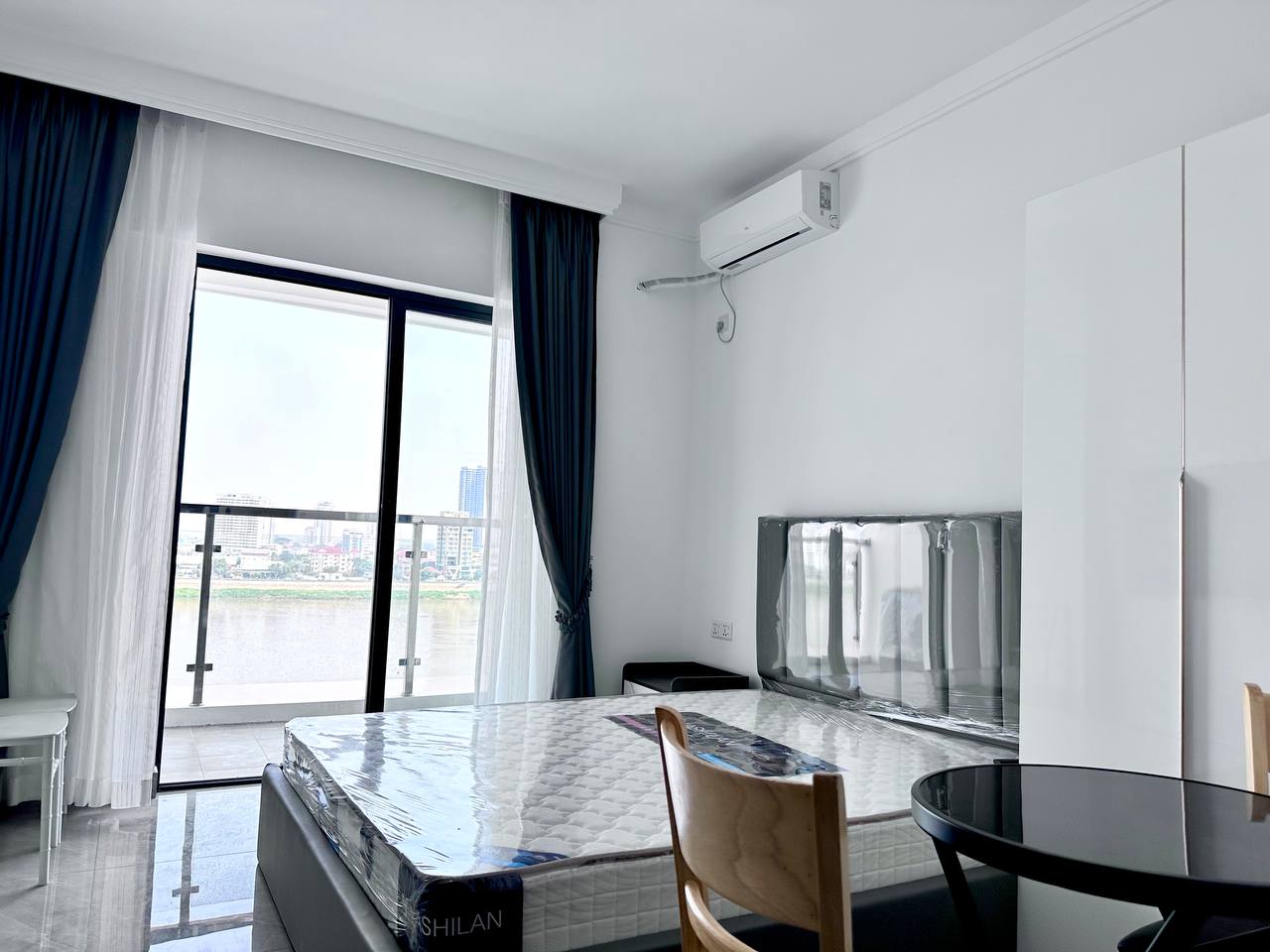 Studio Room For Rent Wat Phnom RiverSide