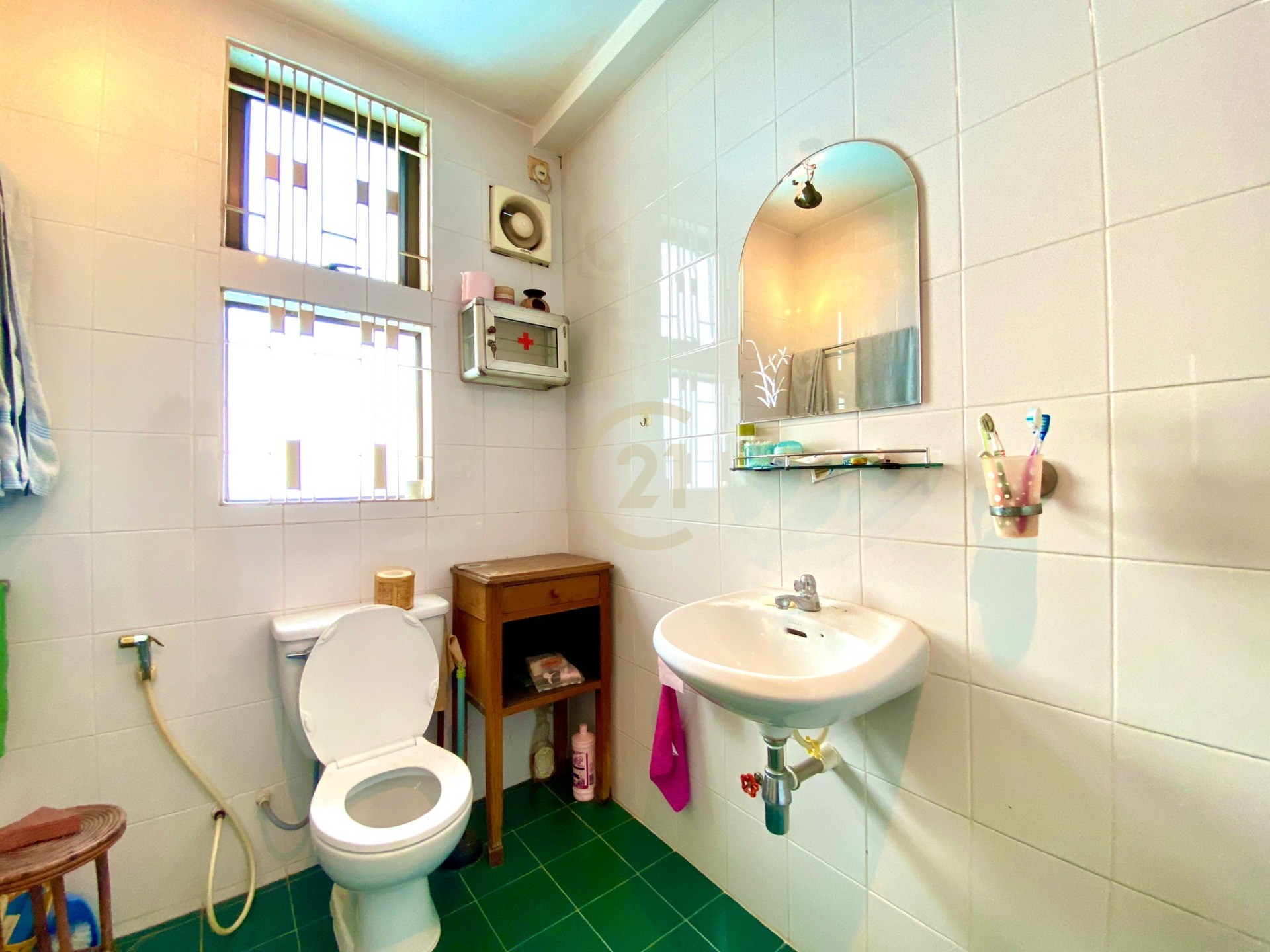 Townhouse two bedroom for rent at duan penh