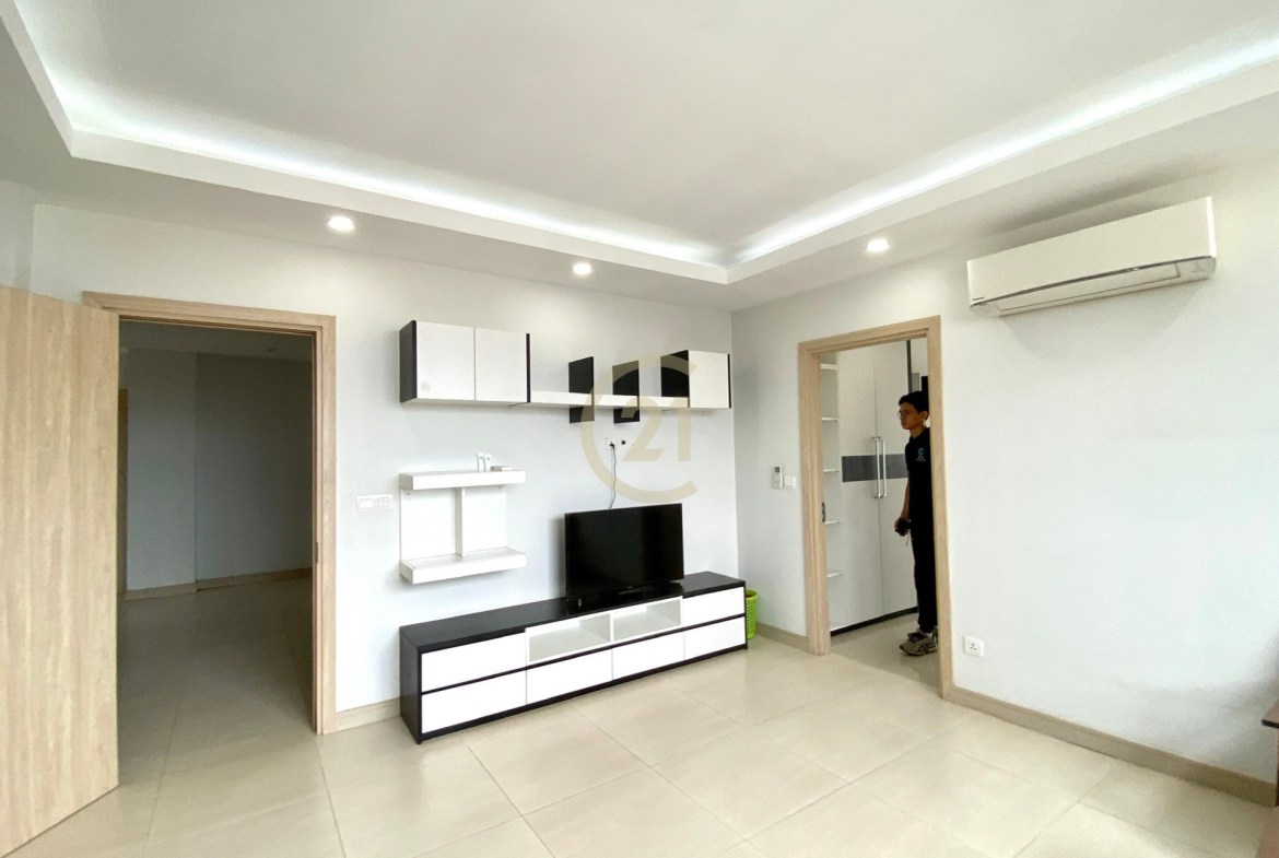 Modern Two bedroom for rent at 7 Makara