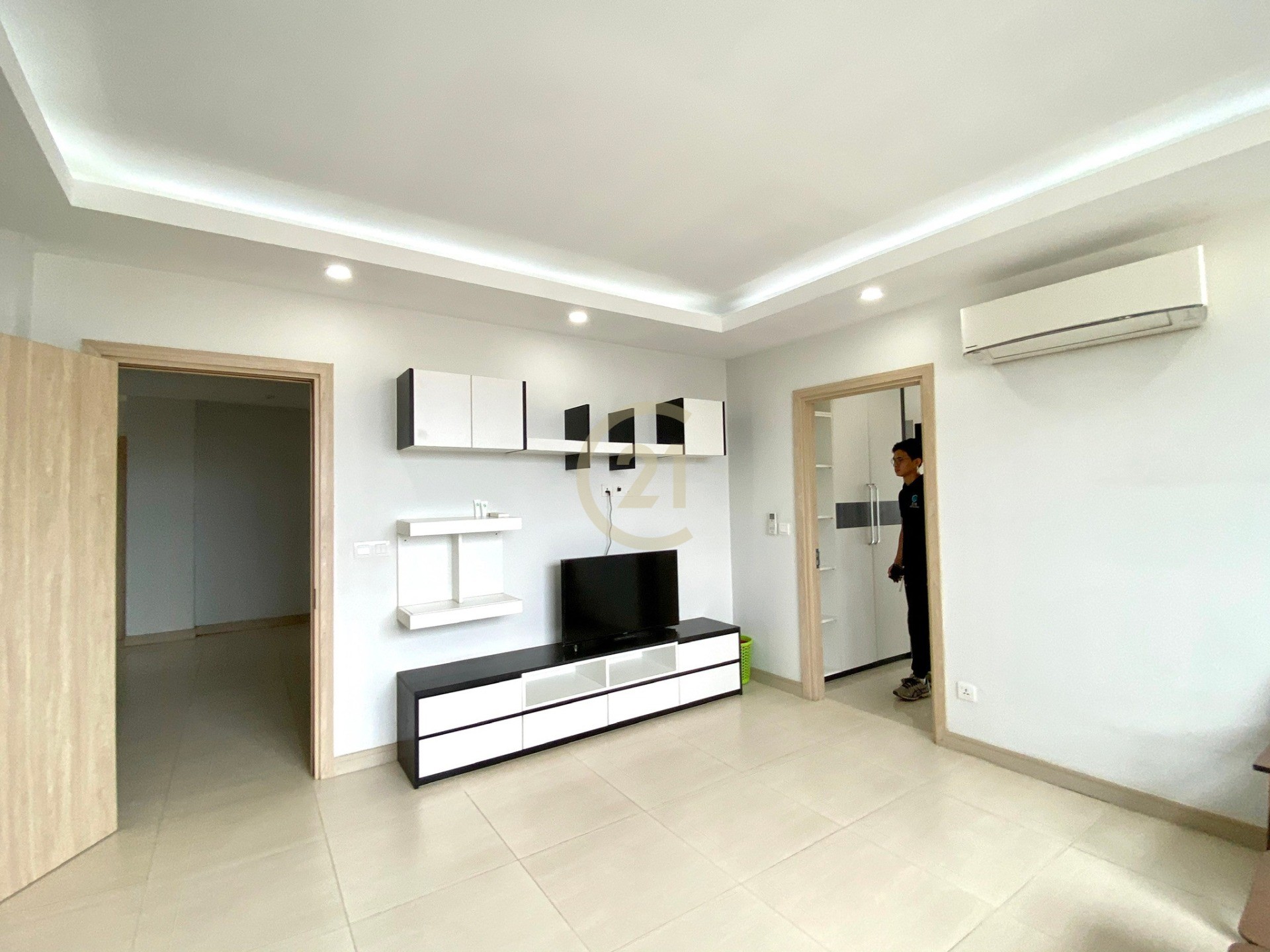 0DEB260F-025F-44E1-B533-D950AE128503 Modern Two bedroom for rent at 7 Makara