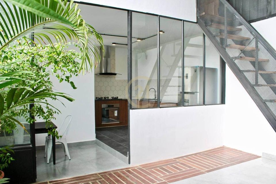 1 RENOVATE THREE BEDROOM FOR RENT