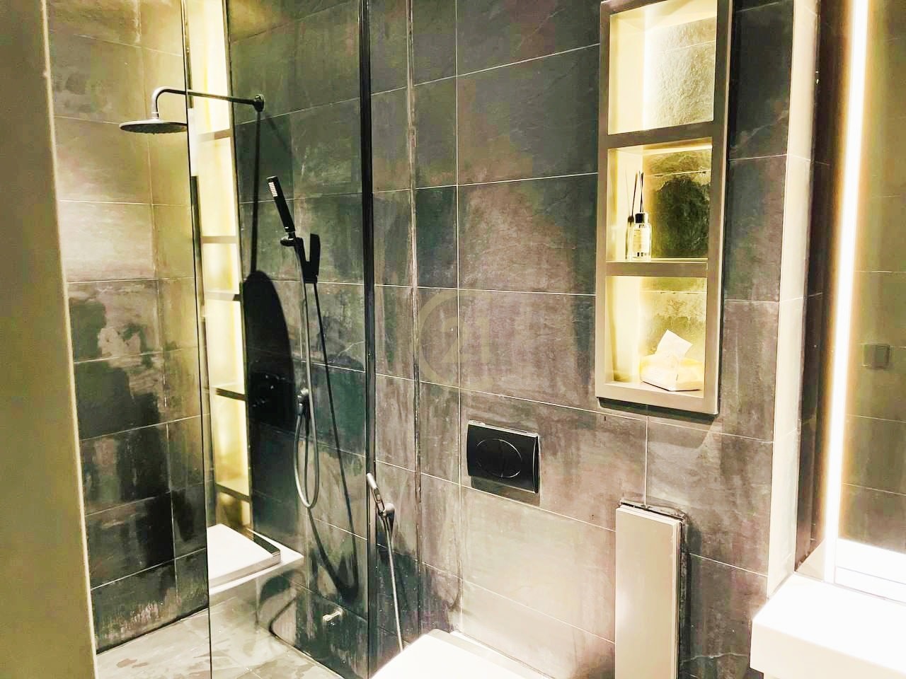 12 WESTERN TWO BEDROOM FOR RENT