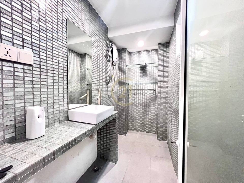 RENOVATE TWO BEDROOM FOR RENT