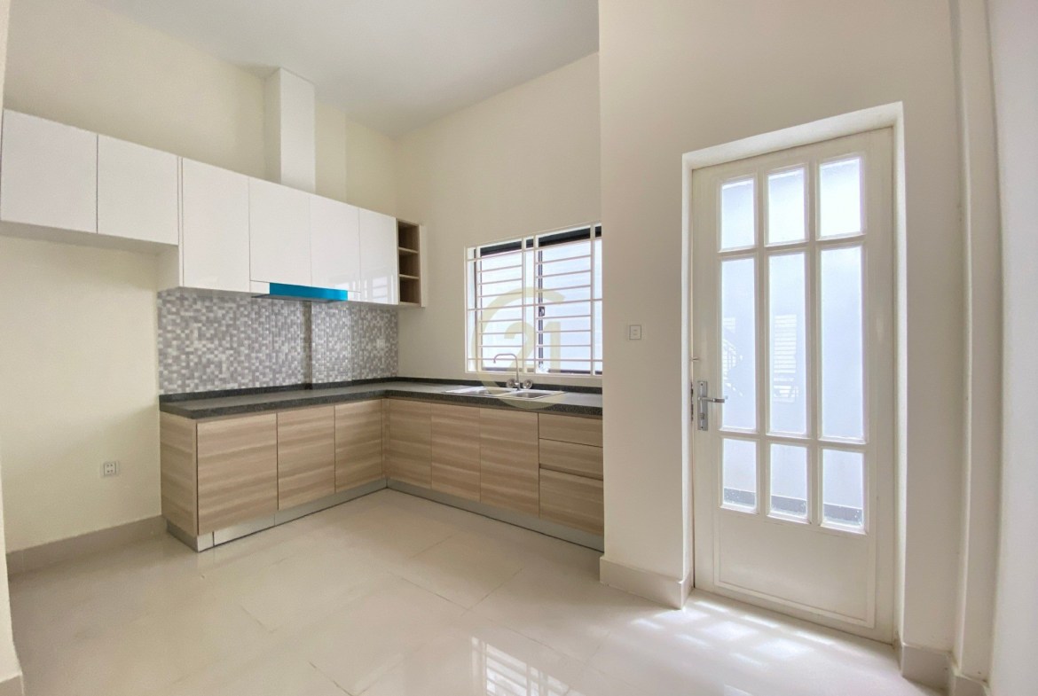 Shophouse for rent at Peng Hout