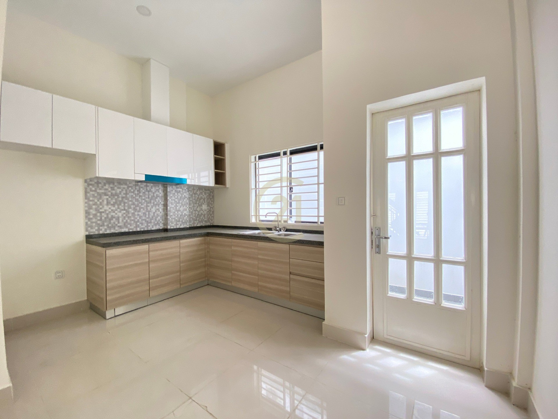 Shophouse for rent at Peng Hout