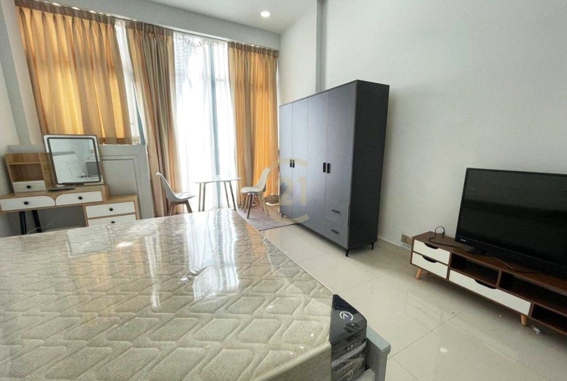STUDIO ROOM FOR RENT AT THE BRIDGE