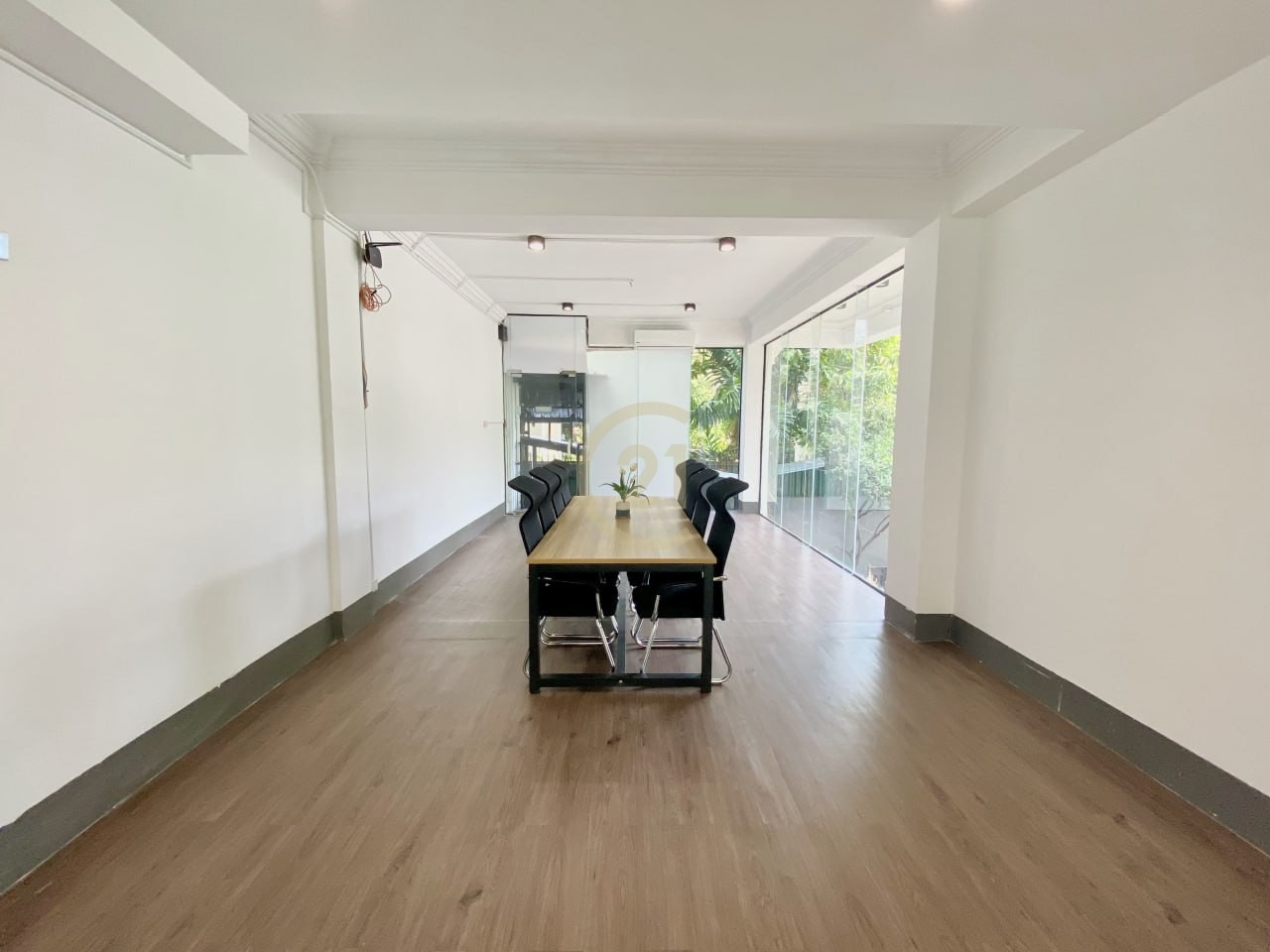 NICE OFFICE SPACE FOR RENT
