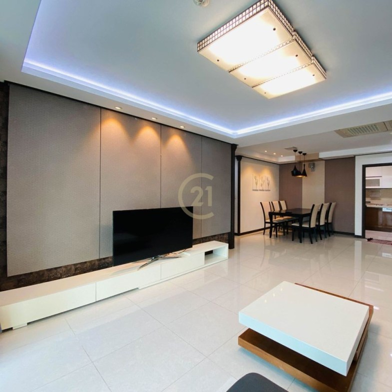 LUXERY THREE BEDROOM FOR RENT