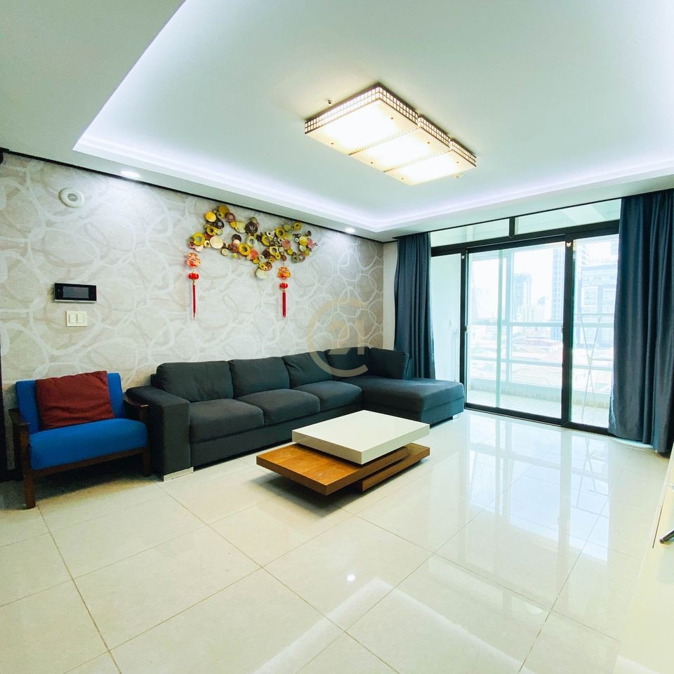 LUXERY THREE BEDROOM FOR RENT