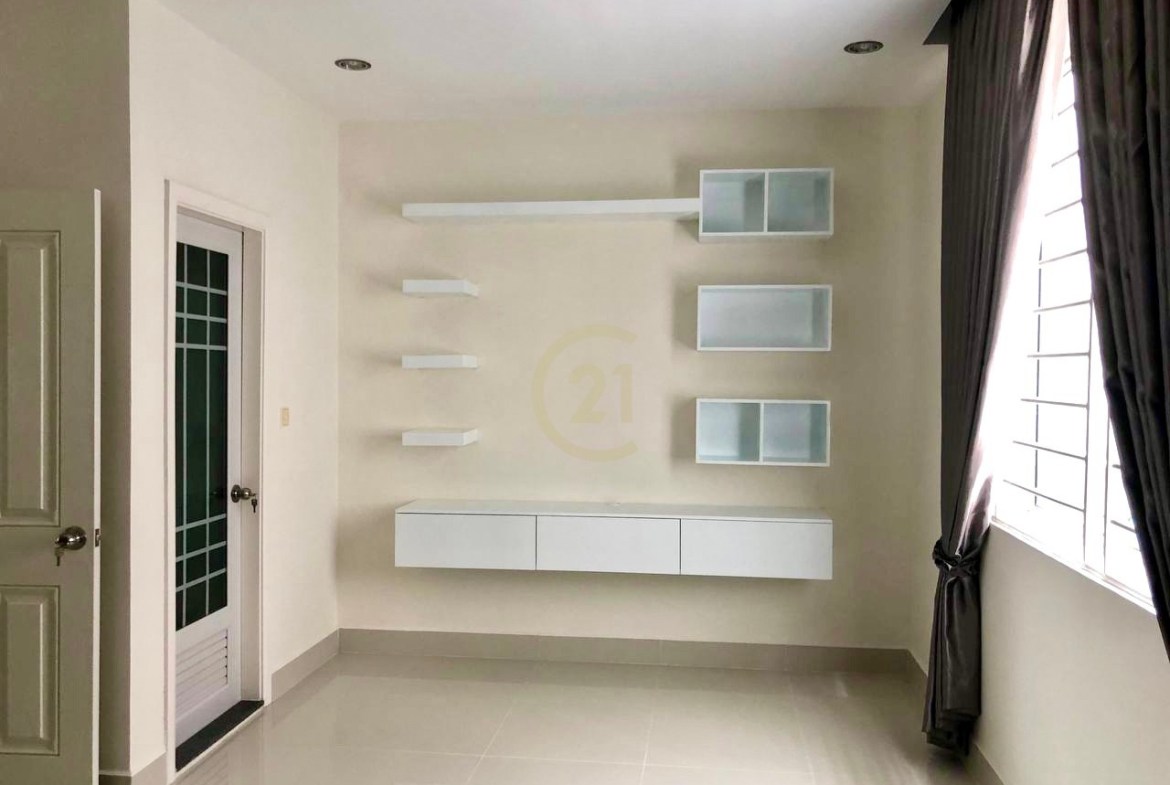 Villa for rent at Borey Peng Hout1