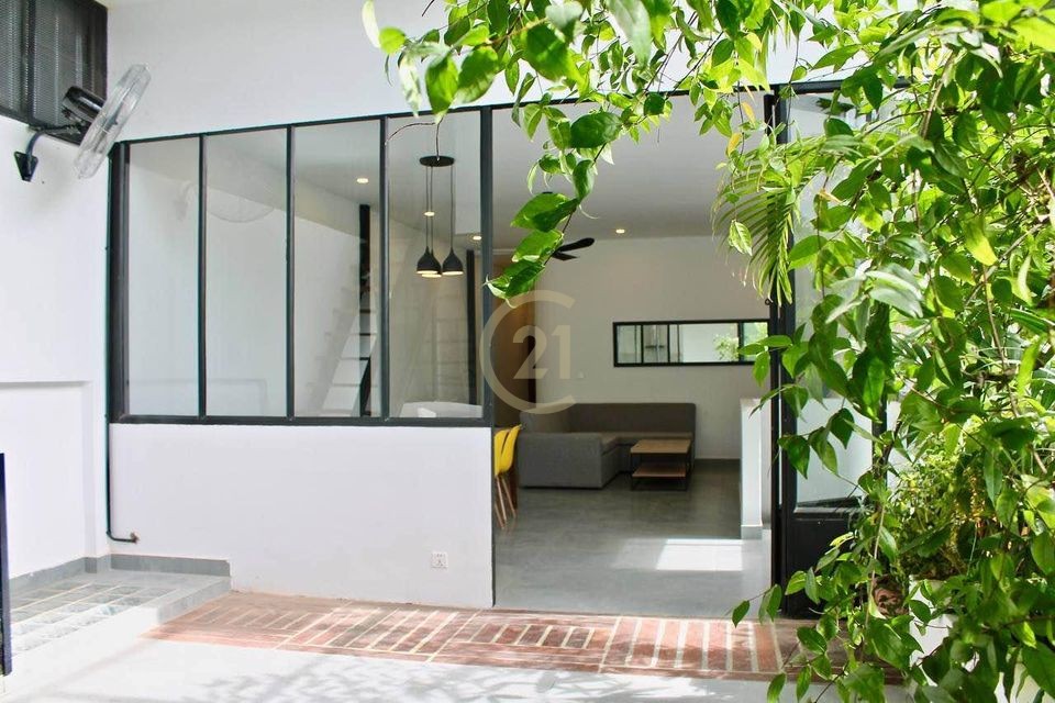 4 RENOVATE THREE BEDROOM FOR RENT
