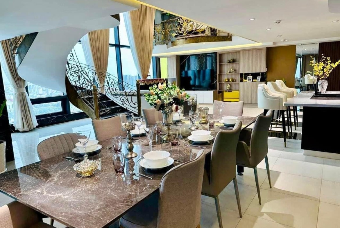 Penthouse four bedroom for rent with fully furnished