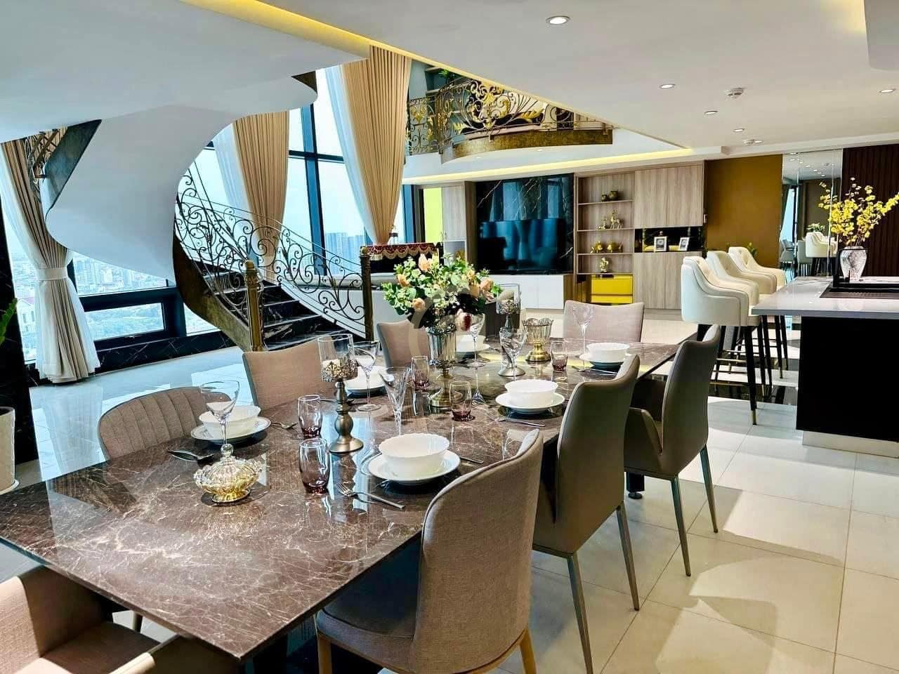 Penthouse four bedroom for rent with fully furnished
