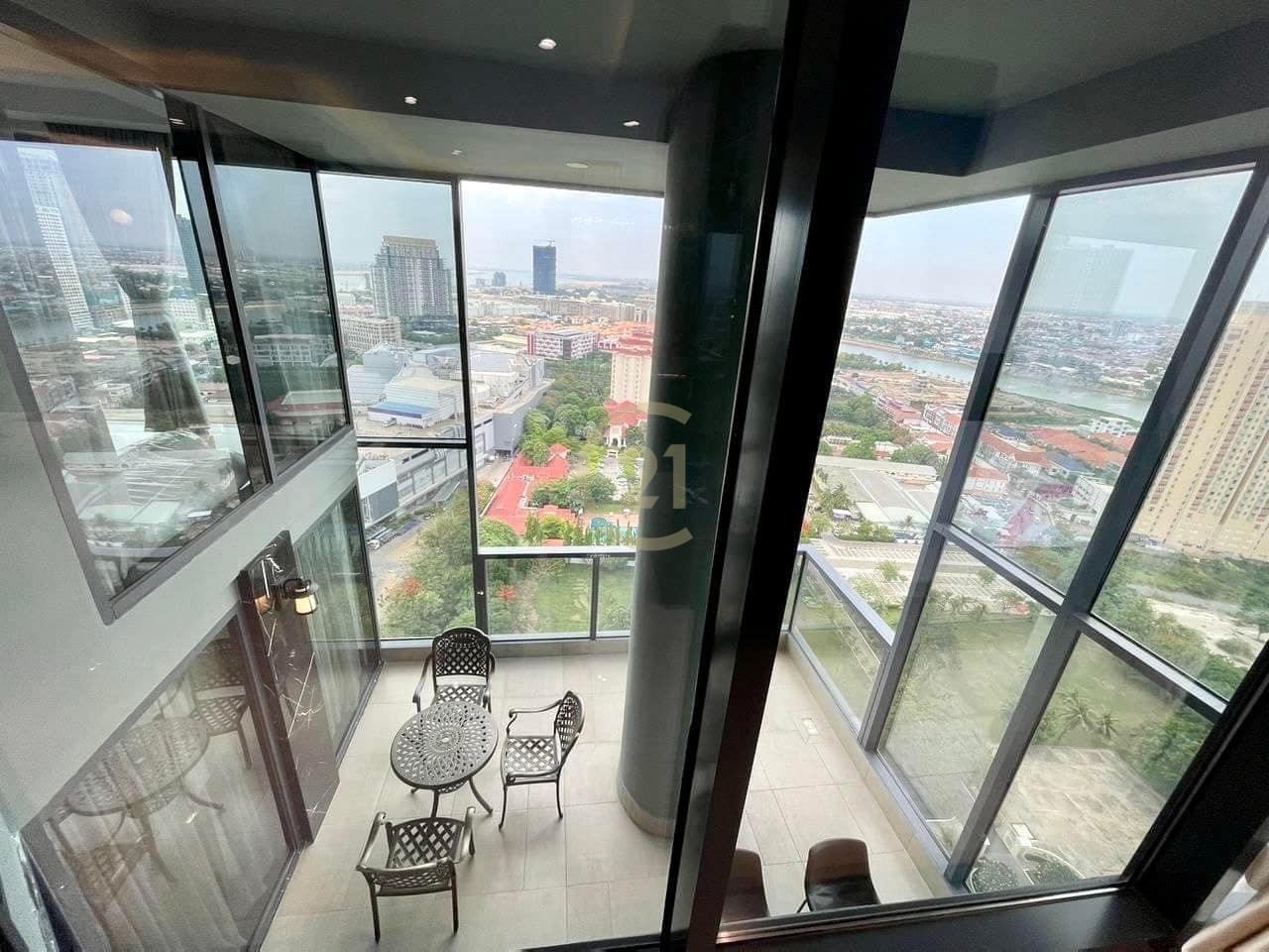 Penthouse four bedroom for rent with fully furnished