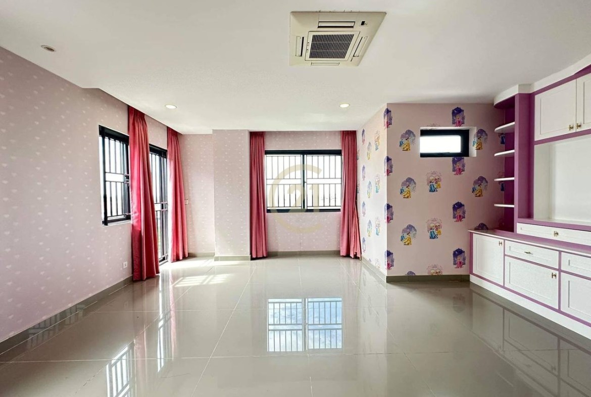 Queen Villa for Sale Borey Chip Mong 271